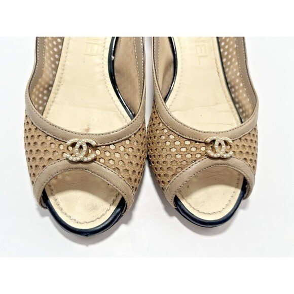 Chanel Kitten Heels Nude Beige Mesh Leather w/ Pearl CC Detail Vintage Sz 35 5 - Picture 5 of 10